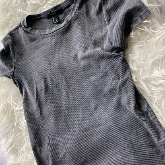 Forever 21 T-shirt charcoal wash - Picture 1 of 2